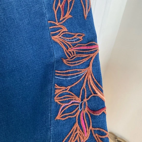 Tribal embroidered high rise flare jeans - Picture 5 of 8